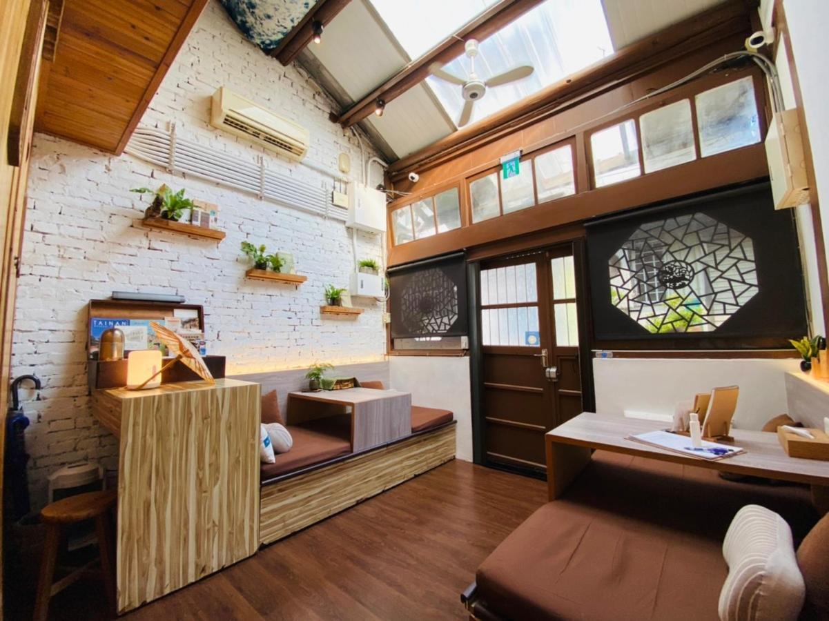 捉鳳凰 台南百年老宅包棟導覽民宿系列catchphoenix Centennial Guesthouse Buitenkant foto