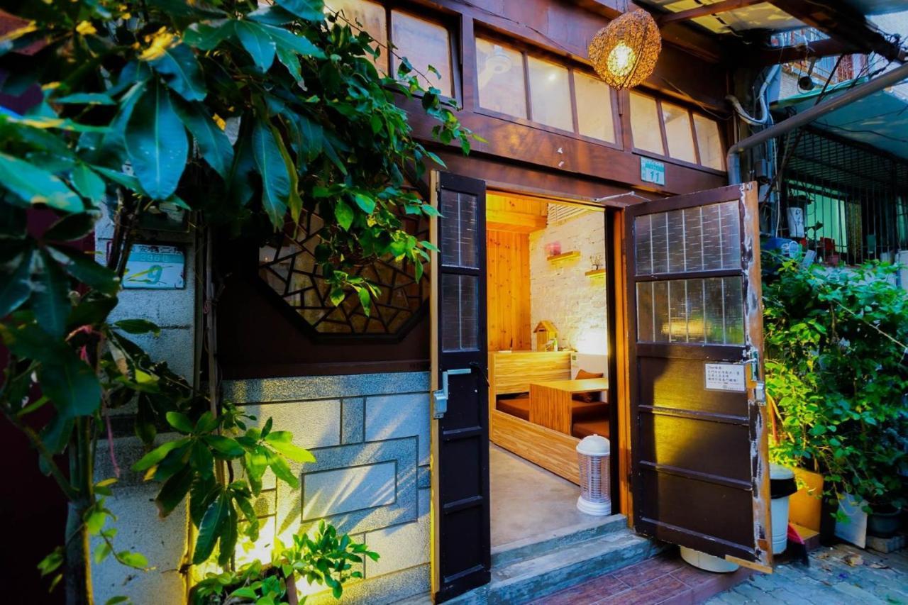 捉鳳凰 台南百年老宅包棟導覽民宿系列catchphoenix Centennial Guesthouse Buitenkant foto