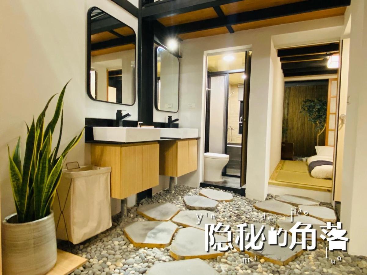 捉鳳凰 台南百年老宅包棟導覽民宿系列catchphoenix Centennial Guesthouse Buitenkant foto