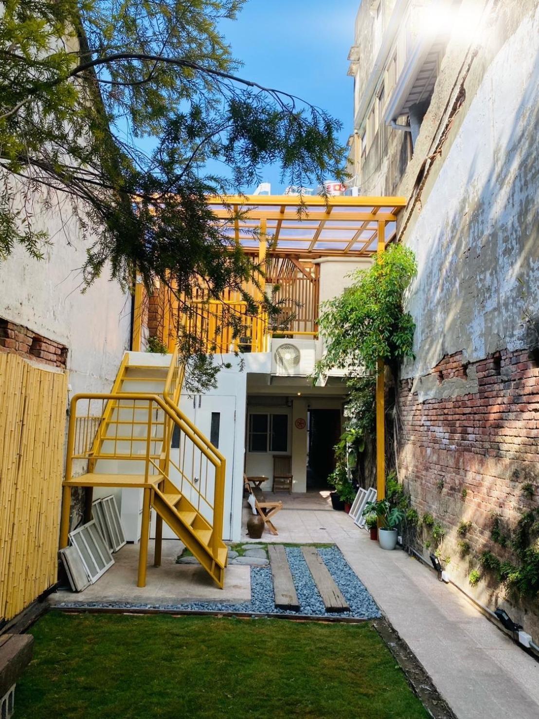 捉鳳凰 台南百年老宅包棟導覽民宿系列catchphoenix Centennial Guesthouse Buitenkant foto